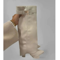 Elavine Cavalière™